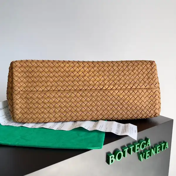 BOTTEGA VENETA MEDIUM ANDIAMO