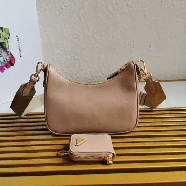 Yupoo bagsoffer PRADA Re-Edition 2005 Saffiano leather bag