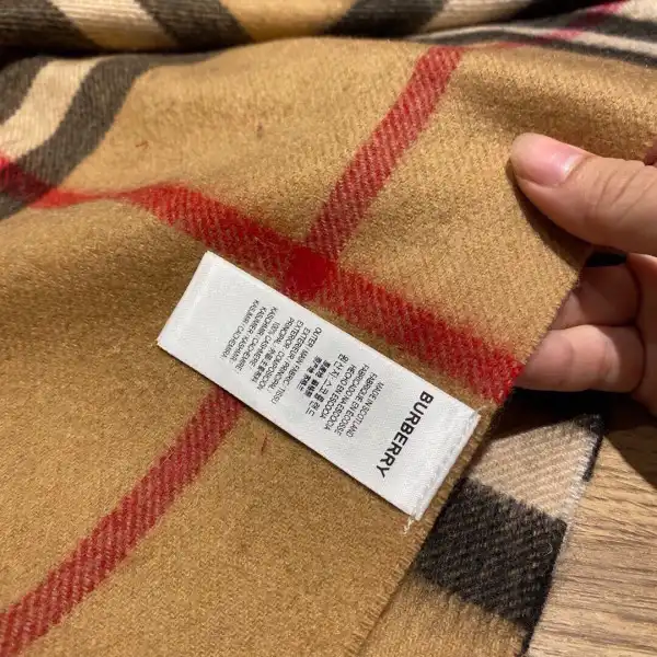 Yupoo bagsoffer Burberry Check Cashmere Scarf