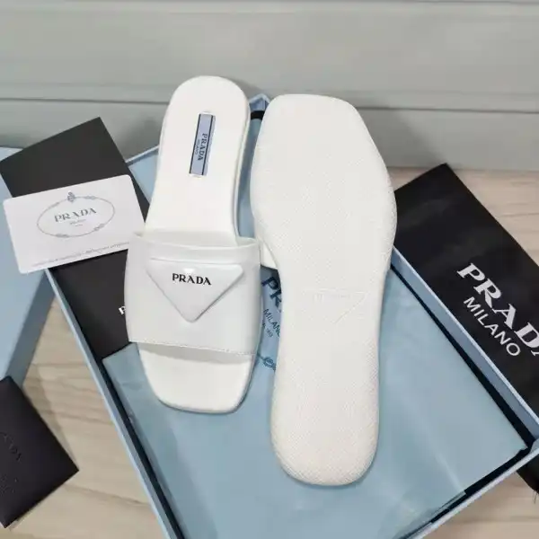 Firstbag Ru PRADA slides