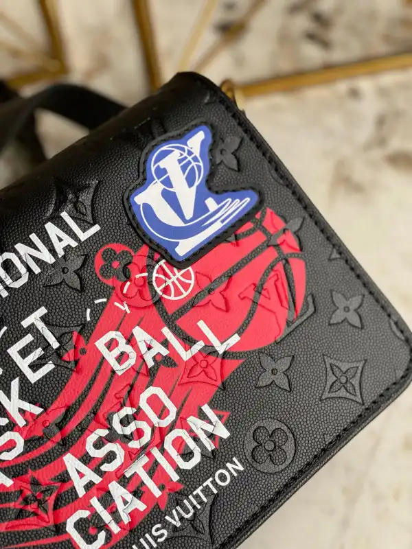 Frstbag ru LOUIS VUITTON LVXNBA STUDIO MESSENGER