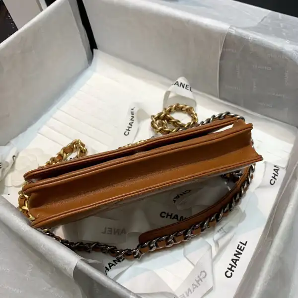 Frstbag ru CHANEL19 WALLET ON CHAIN