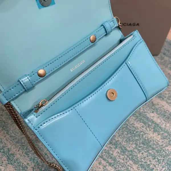 First Bag Ru BALENCIAGA HOURGLASS WALLET ON CHAIN