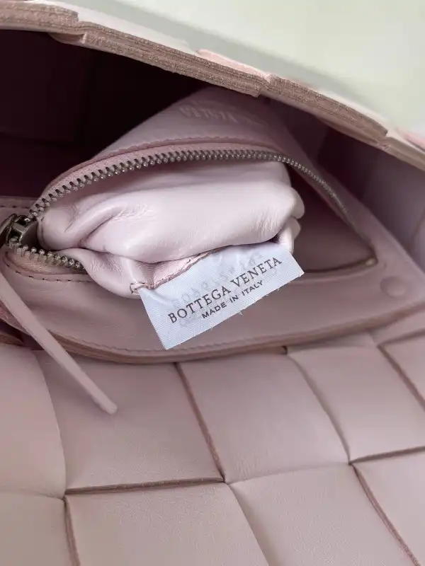 BOTTEGA VENETA CASSETTE