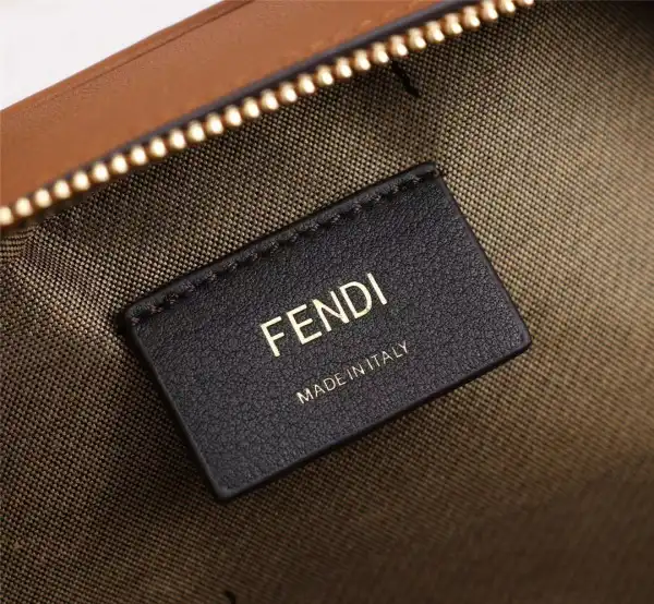 Bagsoffer FENDI CAMERA BAG