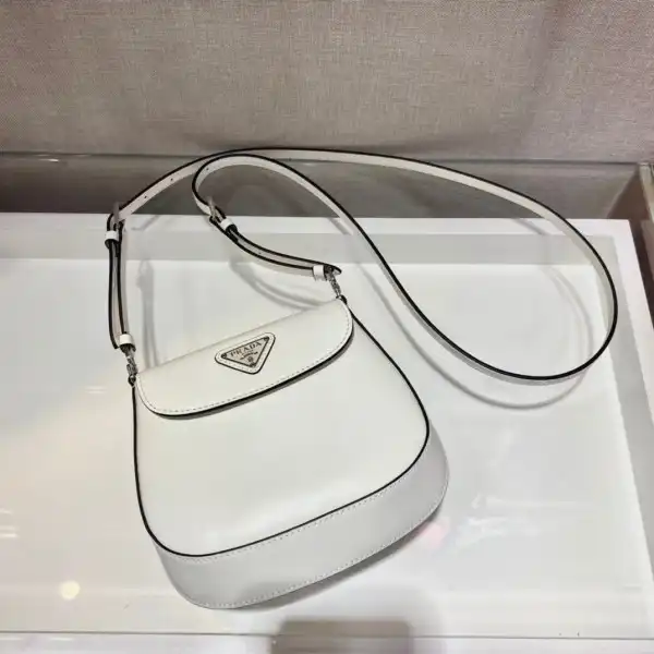 First bag ru Prada CHANELeo mini bag