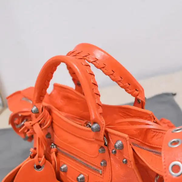 Bagsoffer BALENCIAGA NEO CAGOLE XS HANDBAG