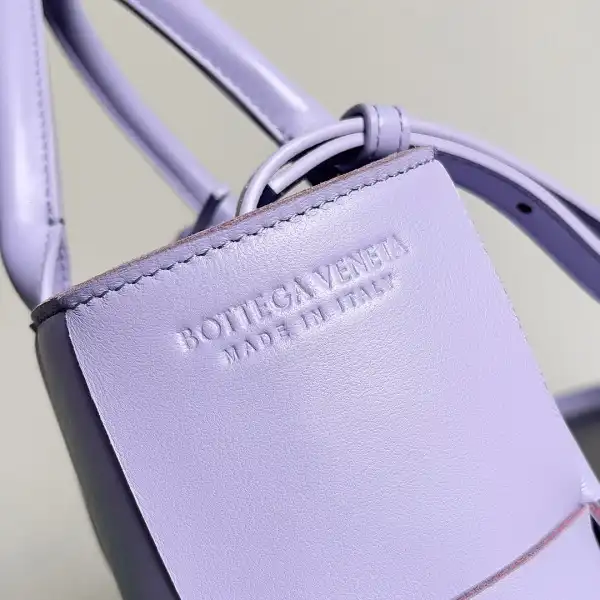 BOTTEGA VENETA ARCO MINI TOTE