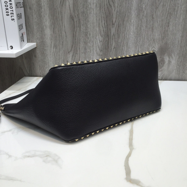 HOT SALE VALENTINO MEDIUM GRAIN CALFSKIN LEATHER ROCKSTUD BAG