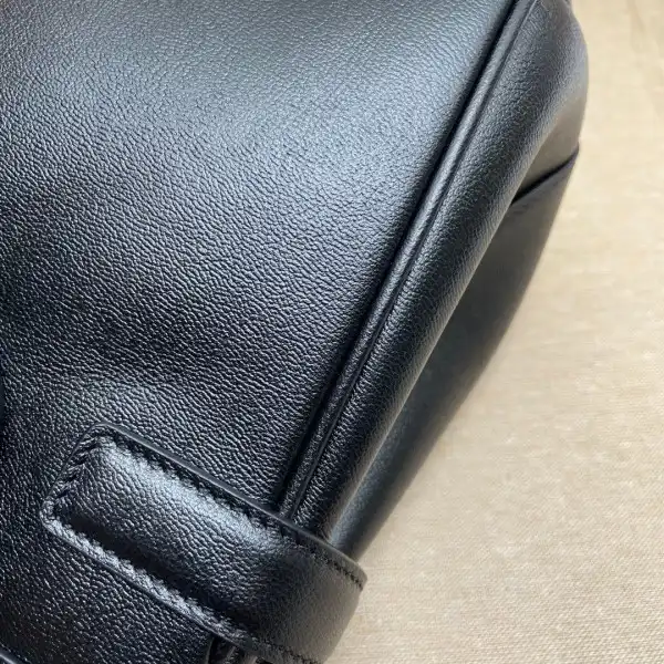 First Bag Ru GUCCI Small top handle bag with Double G