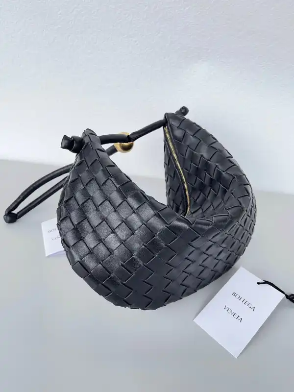 Firstbag Ru BOTTEGA VENETA Turn