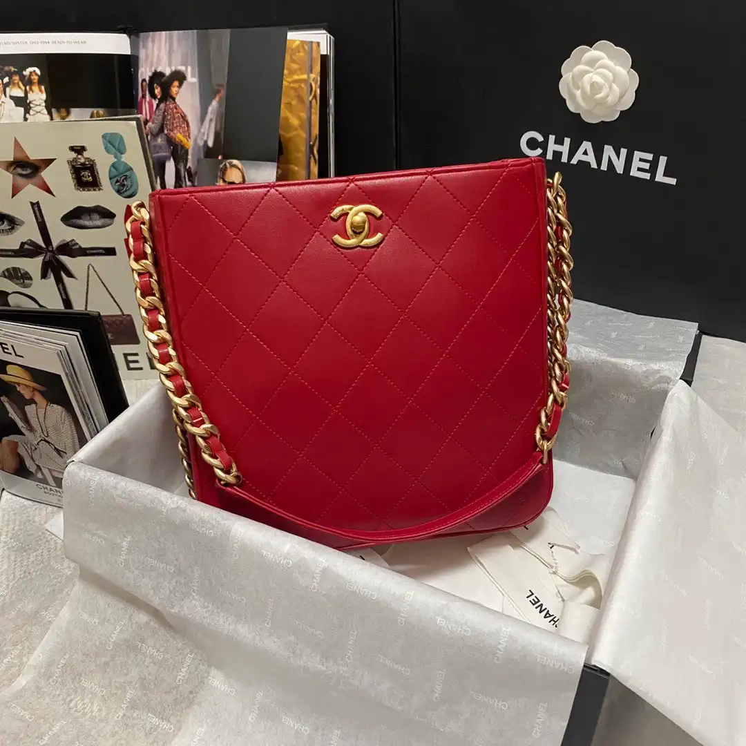 CHANEL HIPPIE BAG