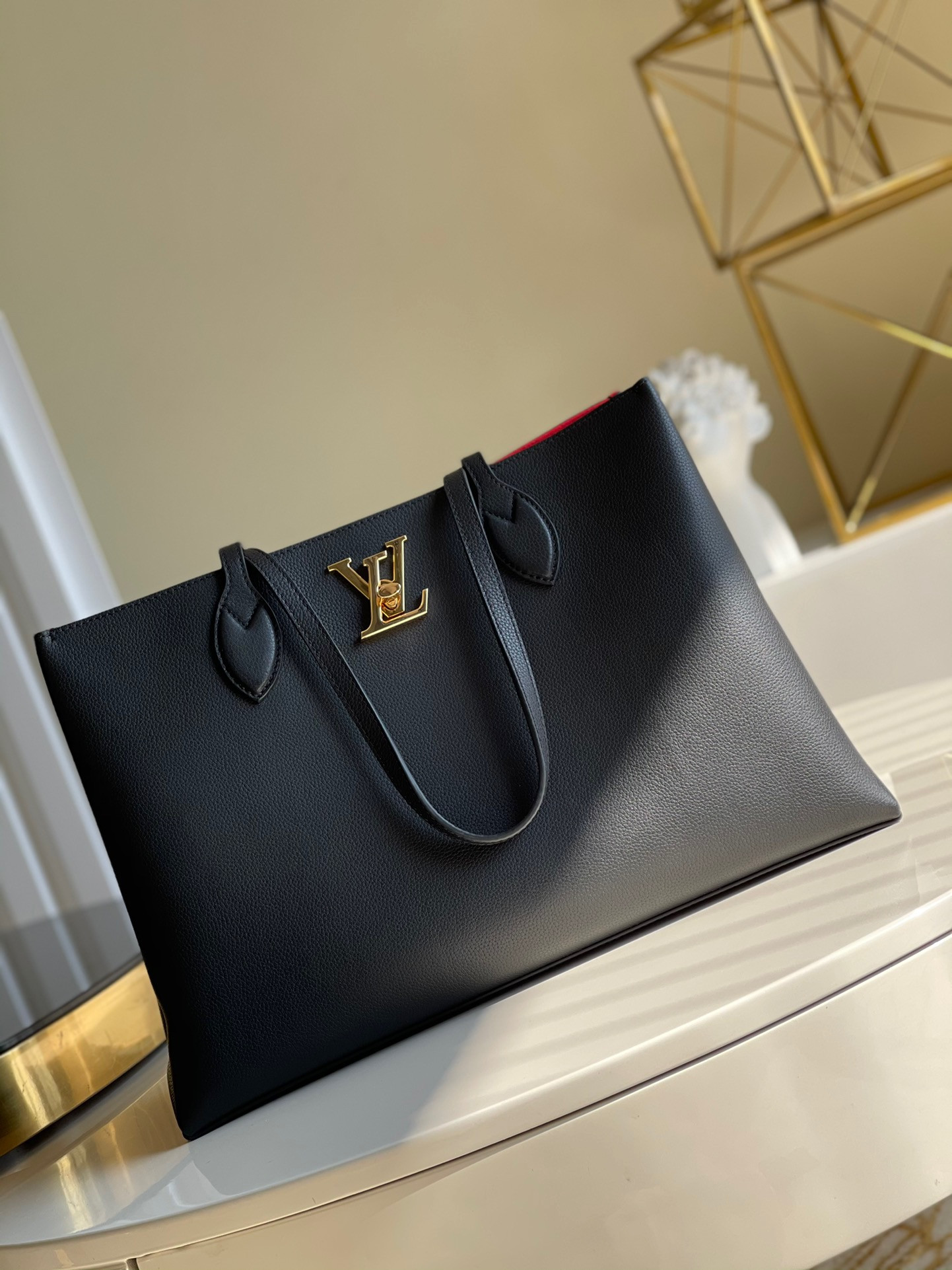 HOT SALE LOUIS VUITTON LOCKME SHOPPER