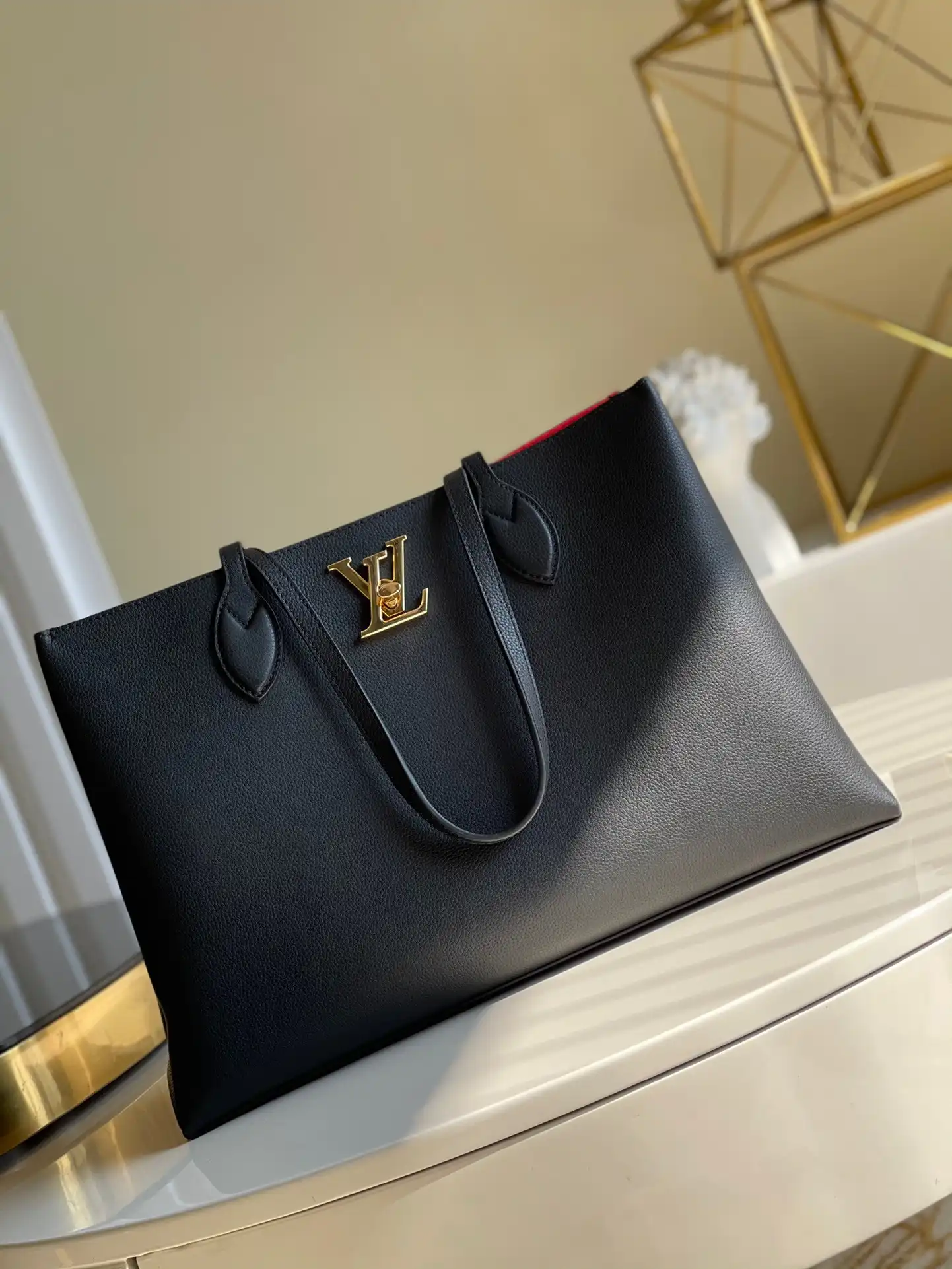 First Bag Ru LOUIS VUITTON LOCKME SHOPPER