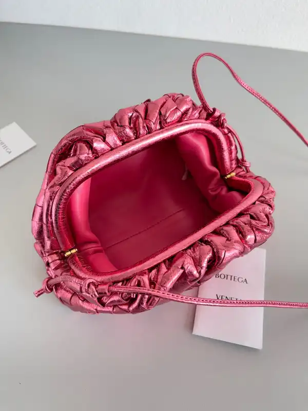 First Bag Ru BOTTEGA VENETA MINI POUCH