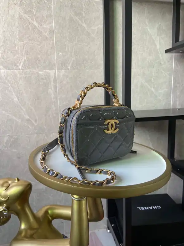 CHANEL SMALL VANITY CASE