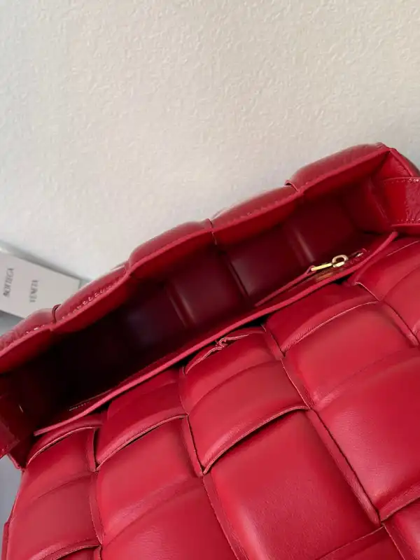 First bag ru BOTTEGA VENETA CASSETTE