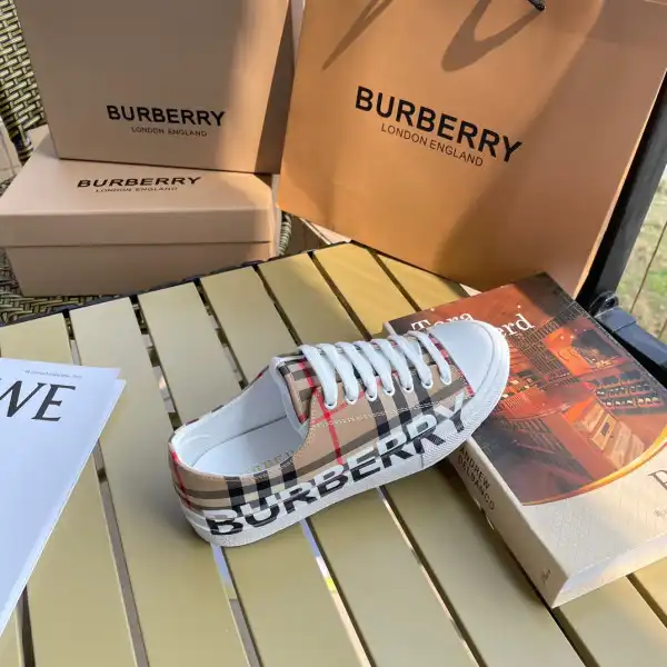 Bagsoffer yupoo Burberry Vintage Sneaker