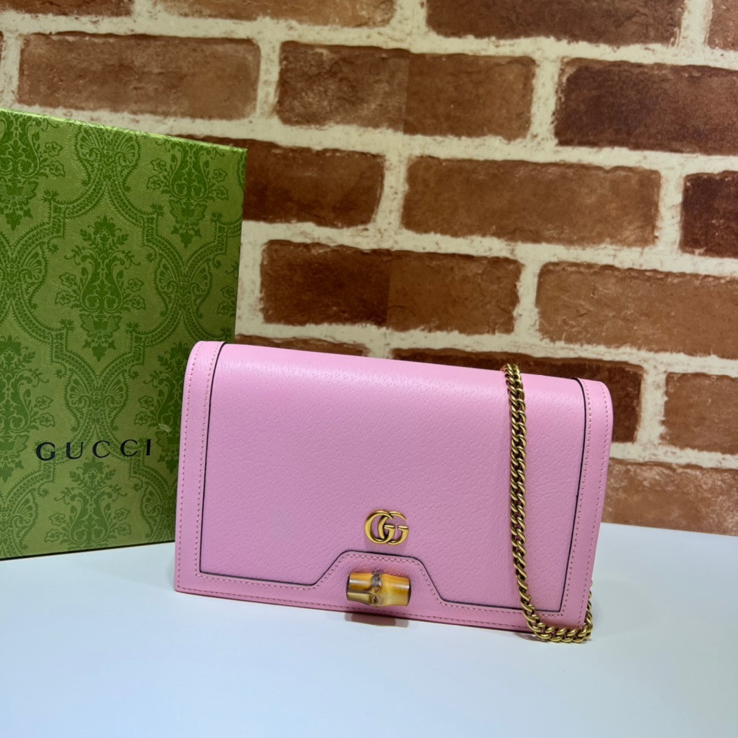 HOT SALE Gucci Diana mini bag with bamboo