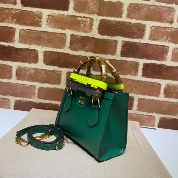 First bag ru Gucci Diana mini tote bag