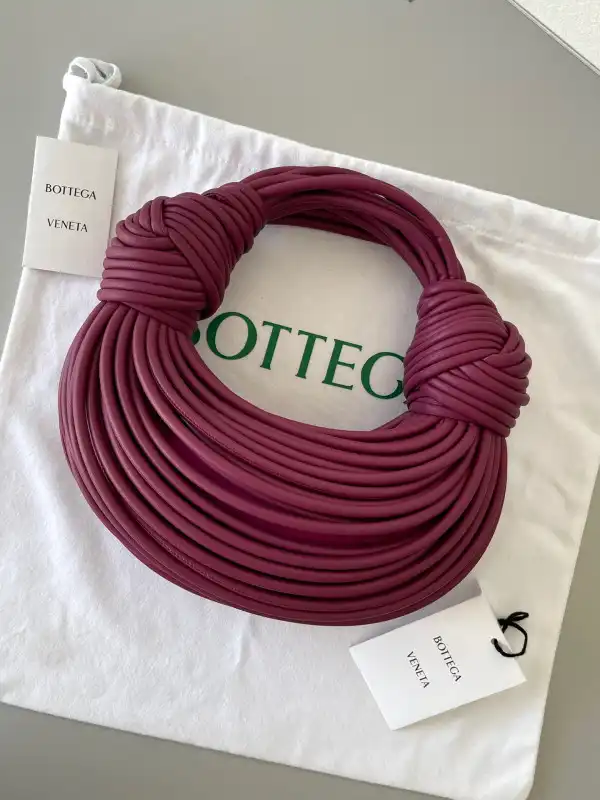 BOTTEGA VENETA Double Knot