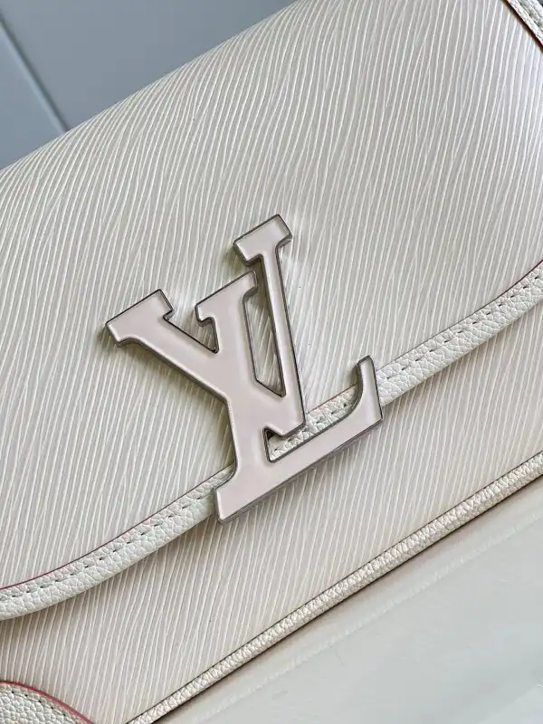 LOUIS VUITTON BUCI