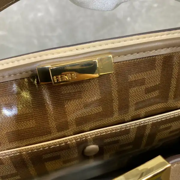 Firstbag Ru FENDI PEEKABOO