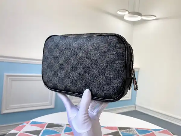 Cheap LOUIS VUITTON TOILETRY POUCH PM