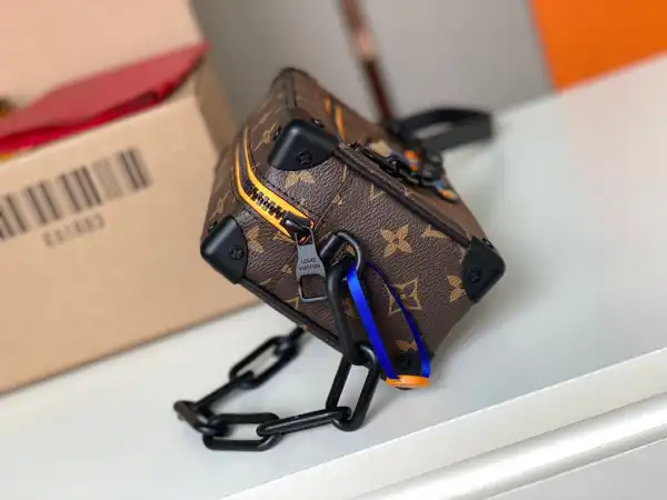 First Bag Ru LOUIS VUITTON SOFT TRUNK