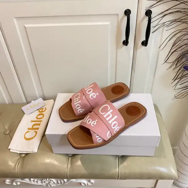 First bag ru CHLOÉ woody flat mule