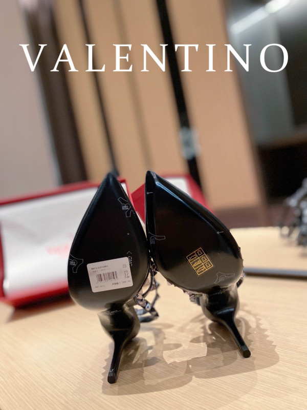 HOT SALE VALENTINO ROCKSTUD SANDAL