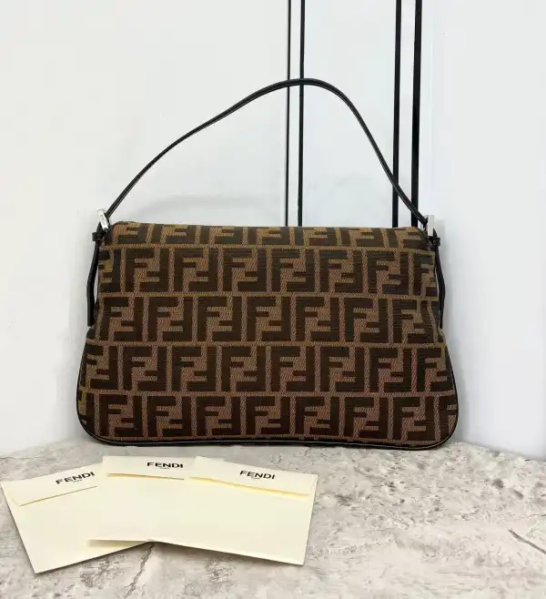 Firstbag Ru FENDI VINTAGE BAG