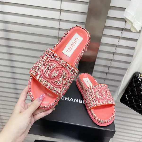 CHANEL MULE