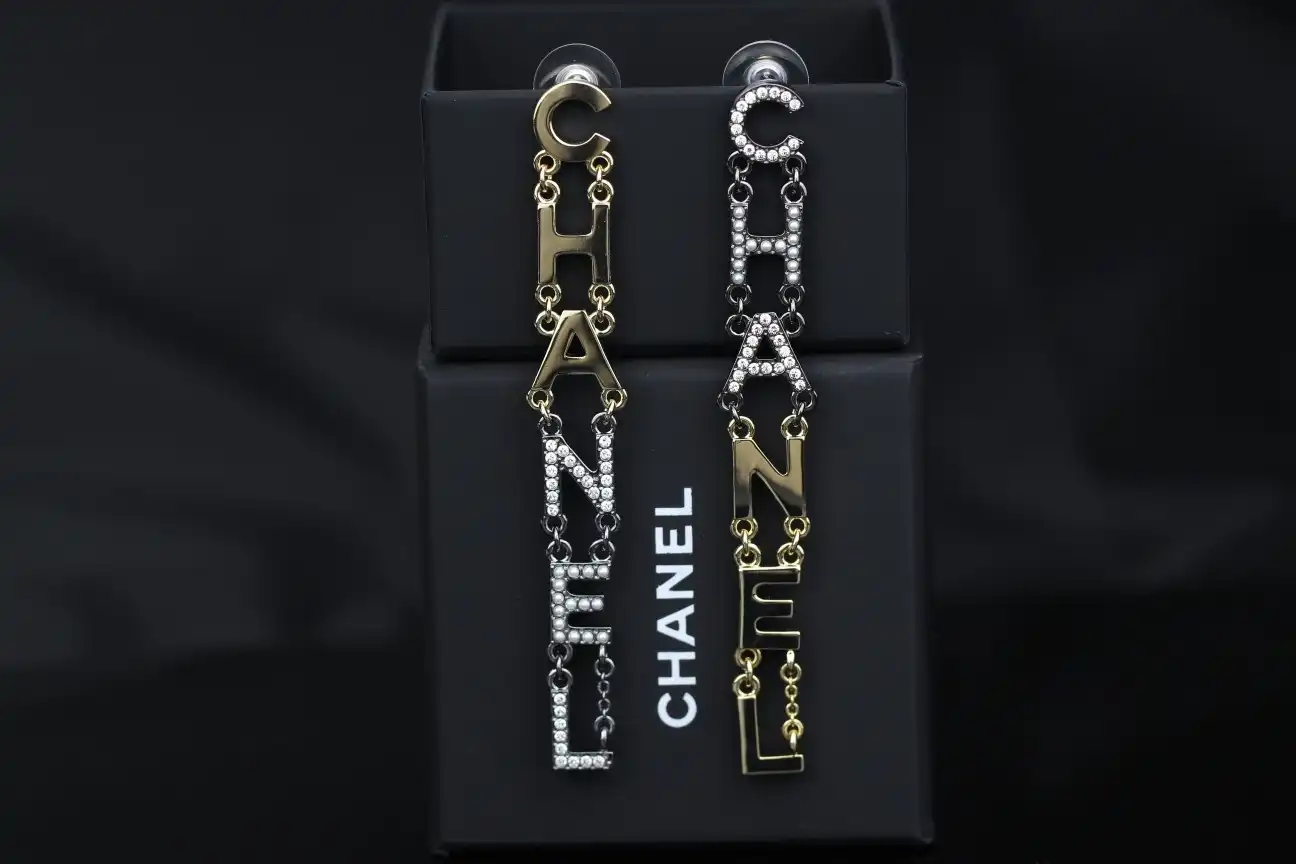 First bag ru CHANEL EARRINGS