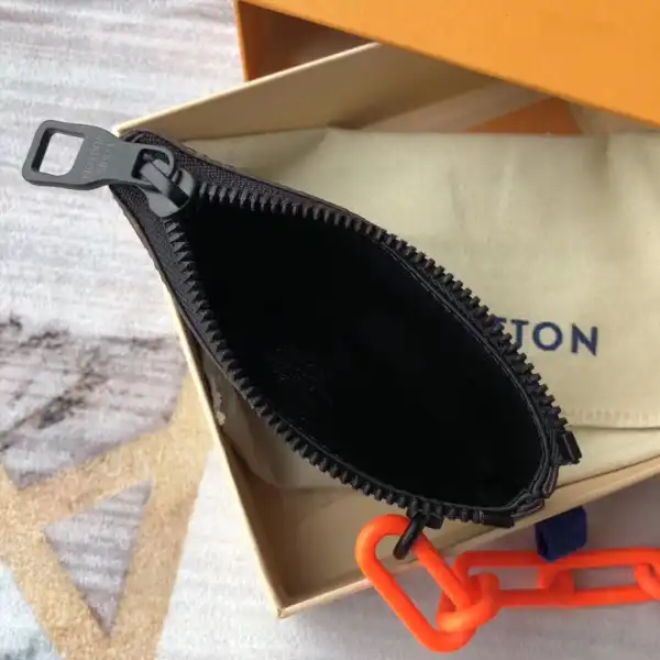 TO LOUIS VUITTON KEY POUCH