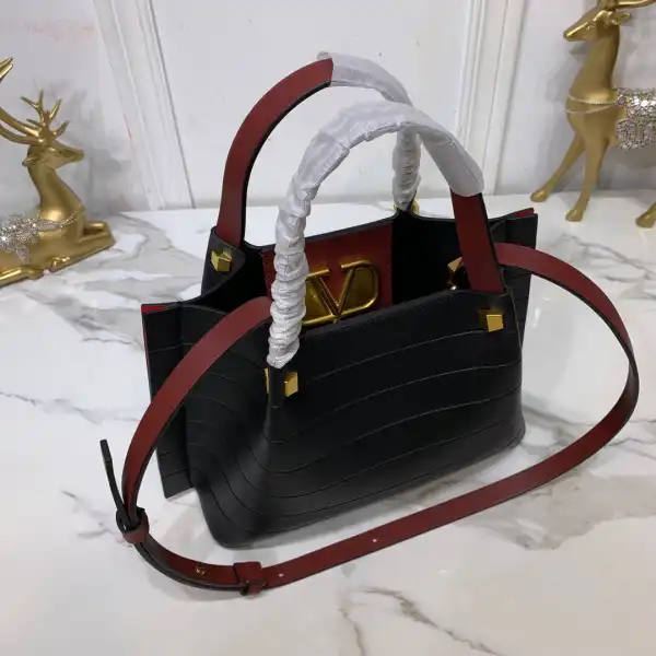 VALENTINO GARAVANI ESCAPE TOTE BAG