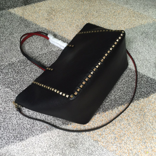 HOT SALE VALENTINO MEDIUM GRAIN CALFSKIN LEATHER ROCKSTUD BAG