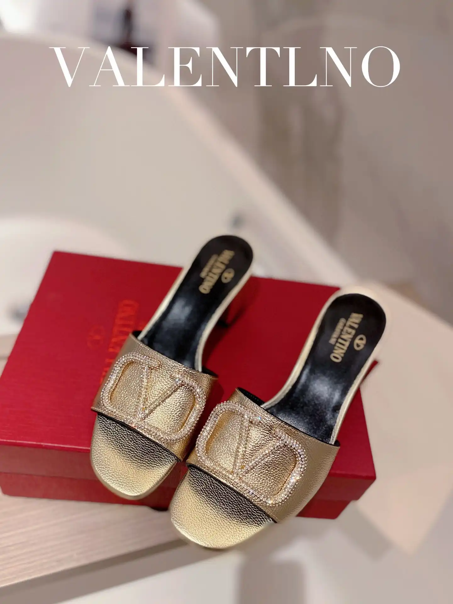 VALENTINO VLOGO SIGNATURE SLIDE SANDAL