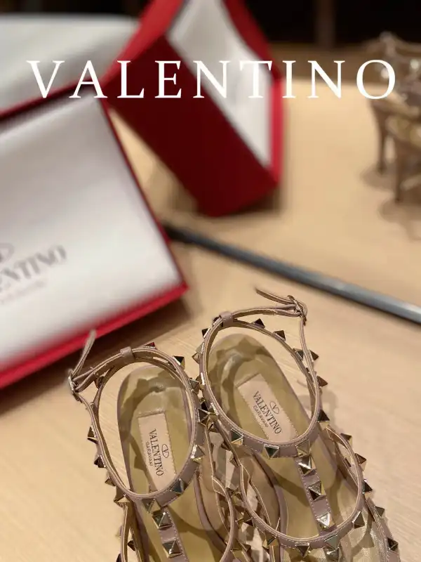 Yupoo bagsoffer VALENTINO ROCKSTUD SANDAL