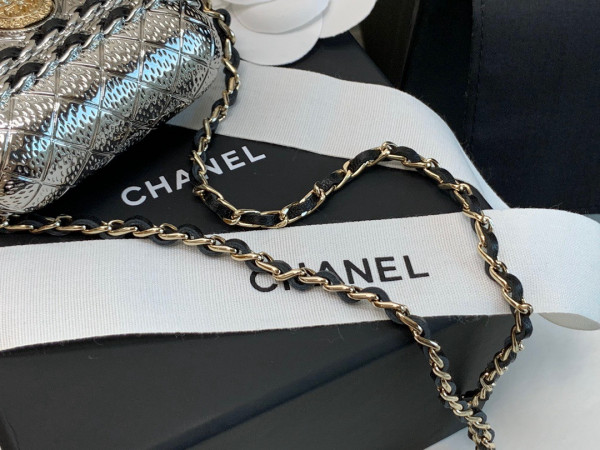 CL AIRPODS CASE NECKLACE