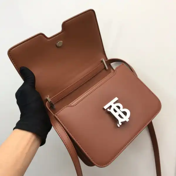 First bag ru BURBERRY SMALL TB Bag