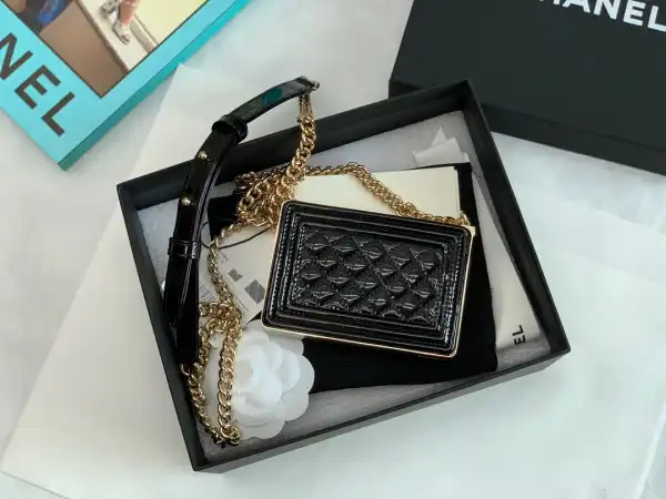 CHANEL BOY MINAUDIERE