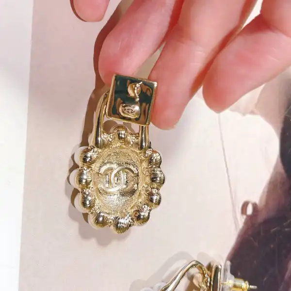 CHANEL EARRINGS