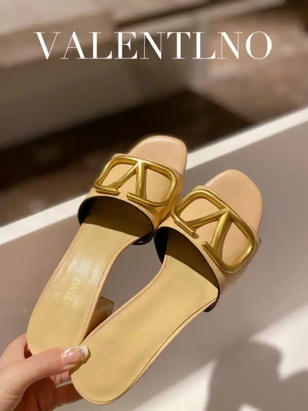 VALENTINO VLOGO SIGNATURE SLIDE SANDAL