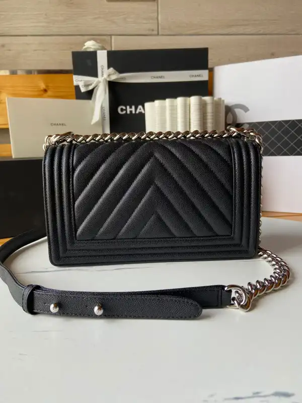 CHANEL BOY BAG 20CM 25CM