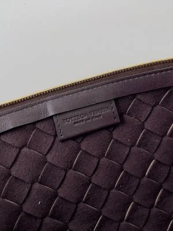 Firstbag Ru BOTTEGA VENETA Turn