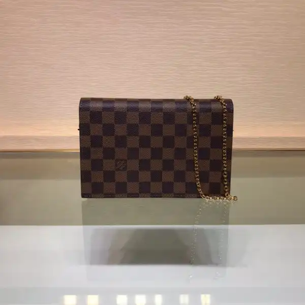 First bag ru LOUIS VUITTON CROISETTE CHAIN WALLET