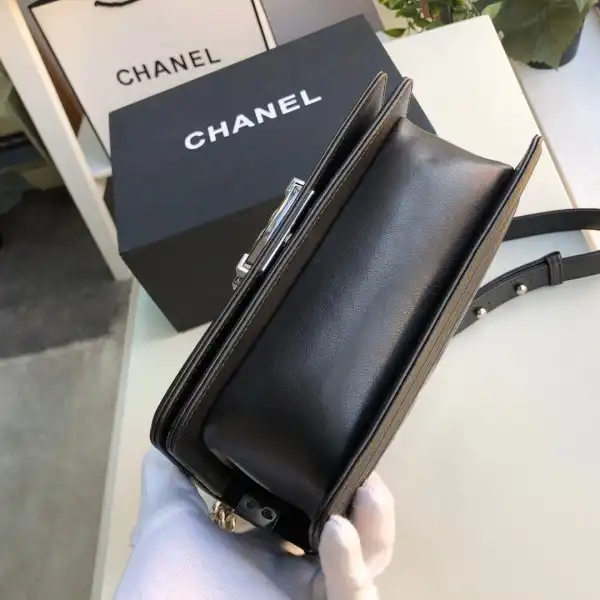 First bag ru CHANEL BOY BAG 20CM 25CM