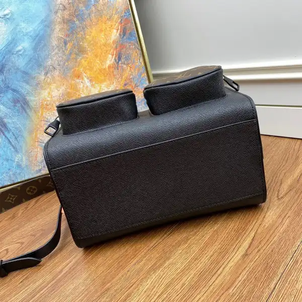 Affordable LOUIS VUITTON MESSEANGER BAG