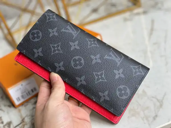 First bag ru LOUIS VUITTON BRAZZA WALLET